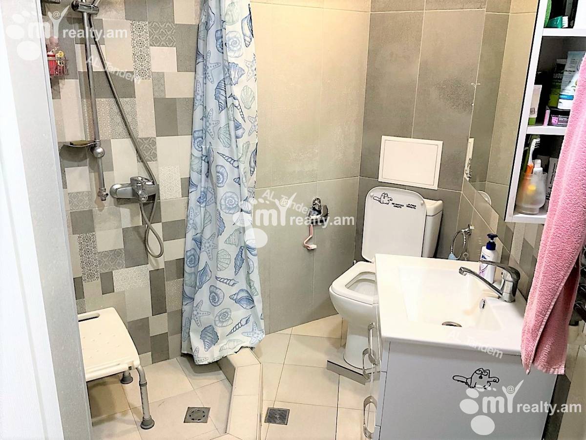 Купить 2 комнатную квартиру Маштоца пр, Центр Ереван, 139405