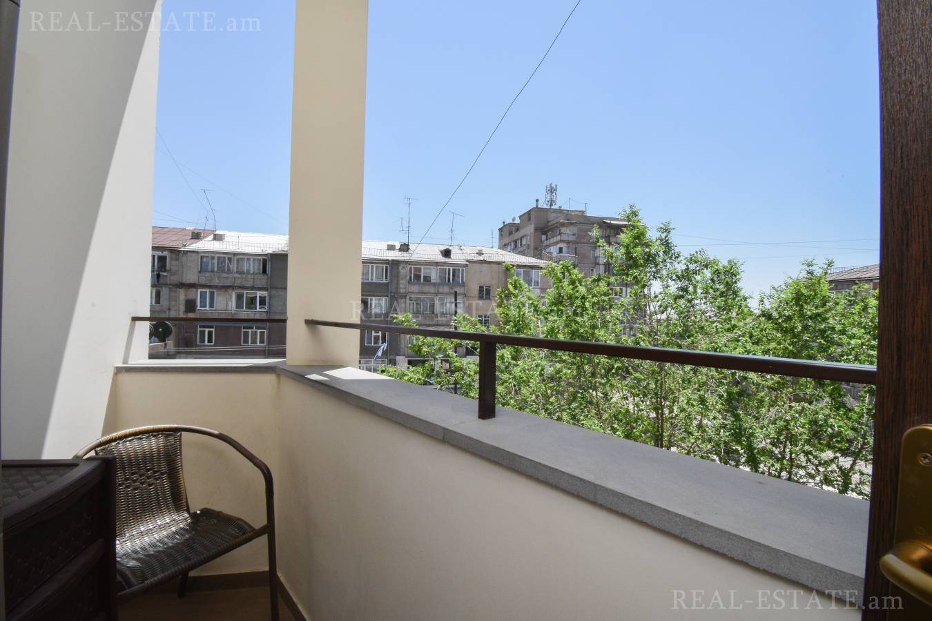 4 սենյականոց բնակարան  Կոմիտասի պող, Արաբկիր Երևան, 122871