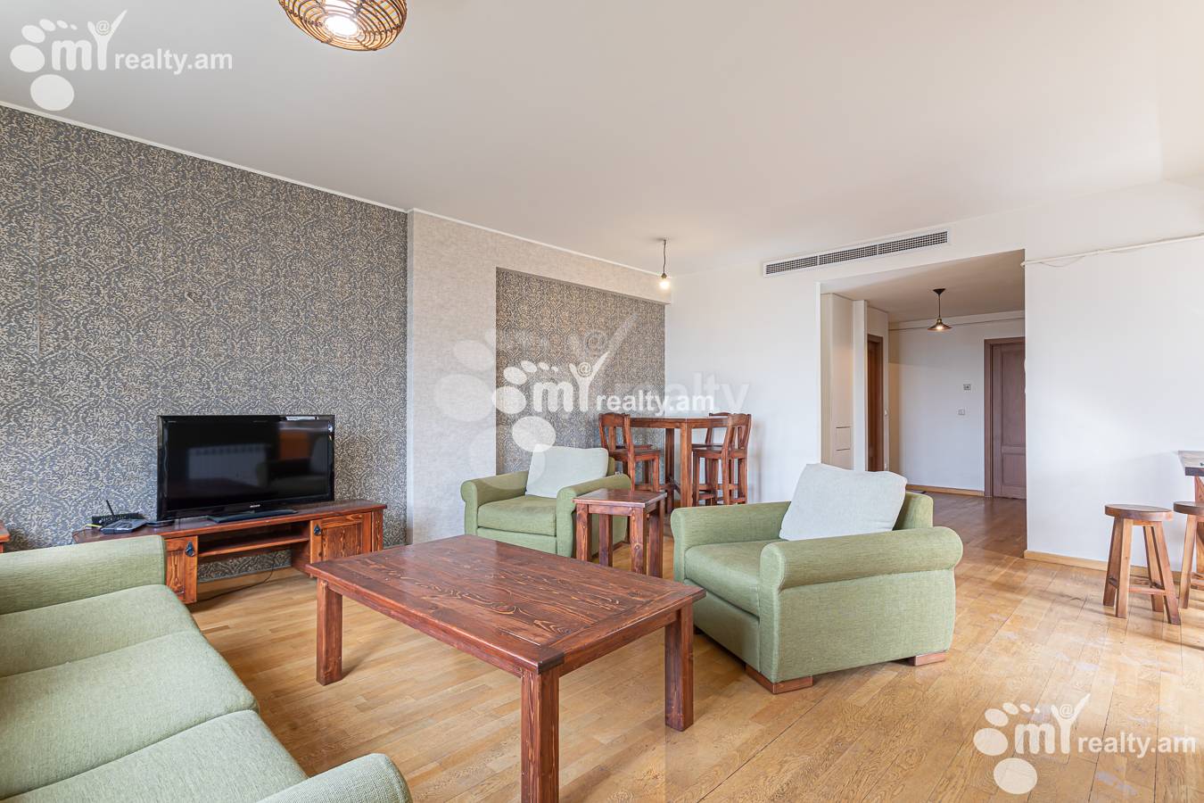 3 bedroom apartment for rent Antarayin St, Center Yerevan, 157028