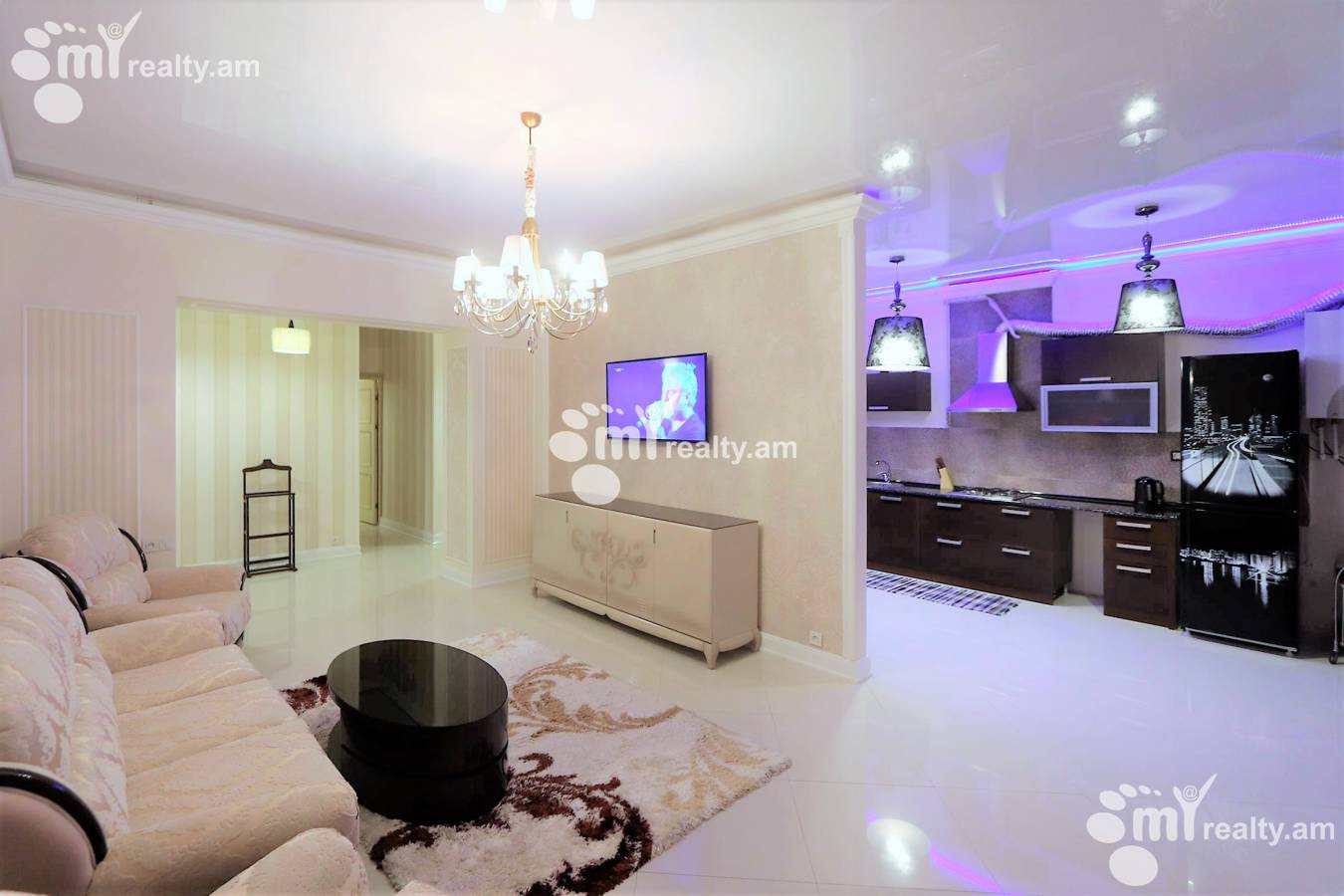 3 bedroom apartment for rent Abovyan St, Center Yerevan, 125985
