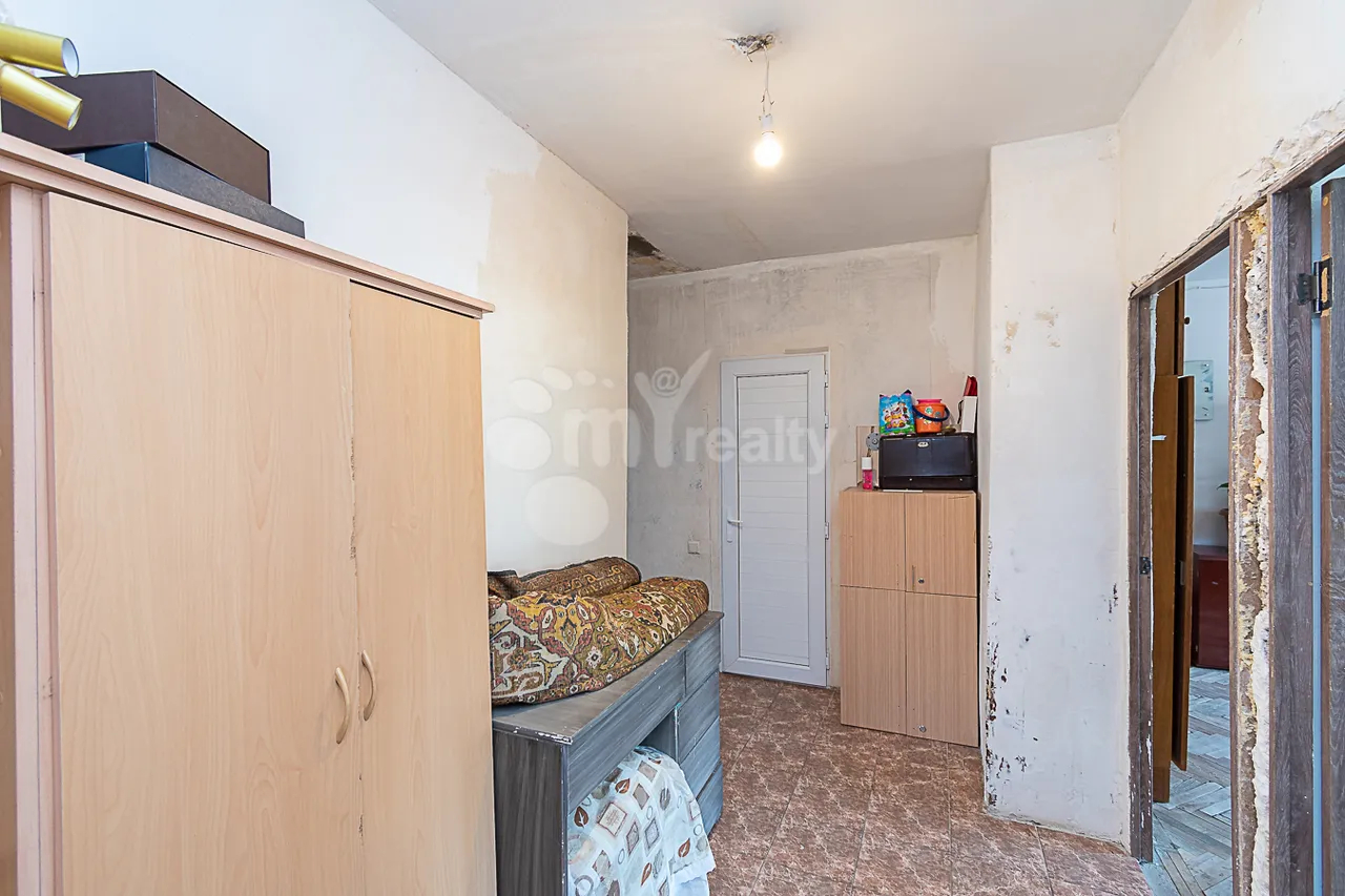3 bedroom apartment for sale خیابان باشینجاخیان, آچاپنیاک ایروان, 161370
