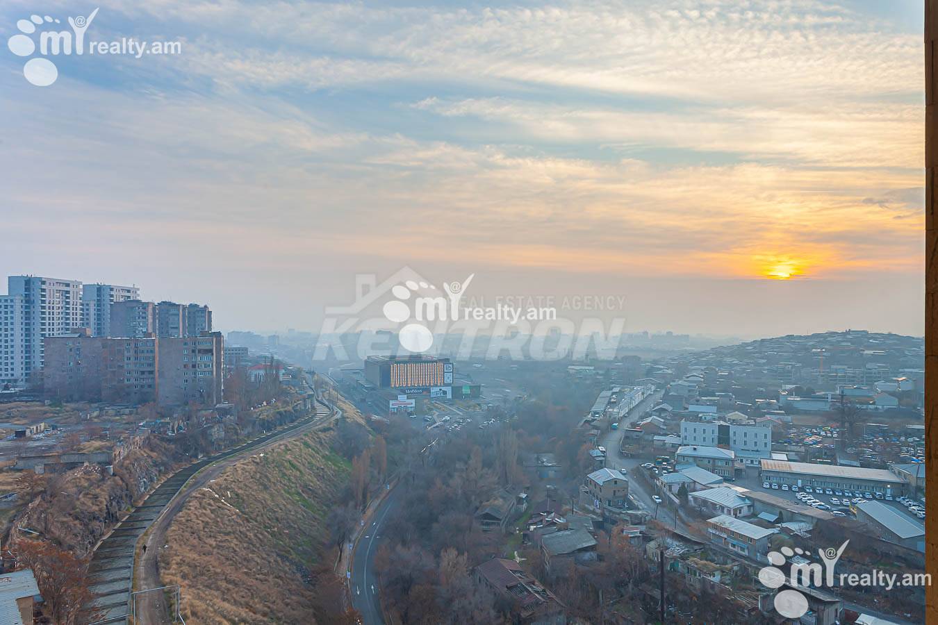 3 bedroom apartment for rent خیابان آرگیشتی, مرکز شهر ایروان, 154364