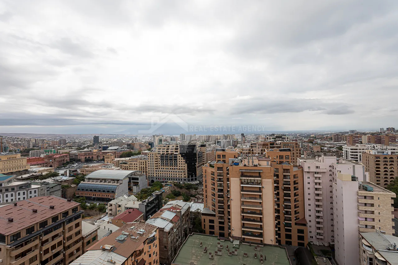 4 սենյականոց բնակարան  Պուշկինի փող, Կենտրոն Երևան, 157580