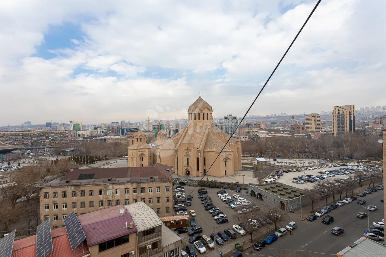 Купить 1 комнатную квартиру Е. Кочар ул, Центр Ереван, 159601