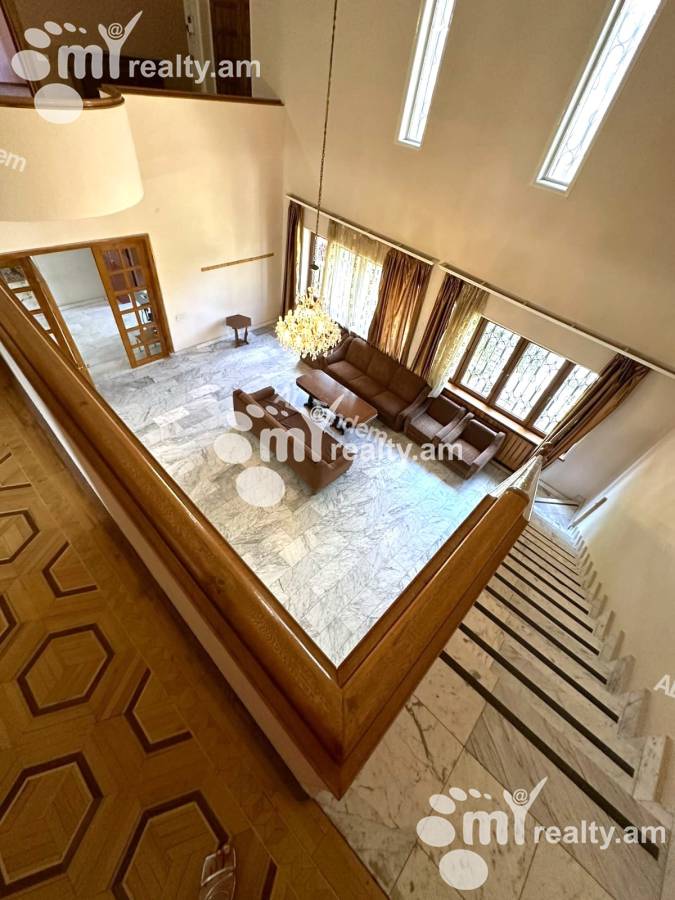 Commercial for rent خیابان باربیوس, عربگیر ایروان, 155229