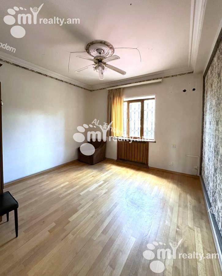 Commercial for rent خیابان باربیوس, عربگیر ایروان, 155229