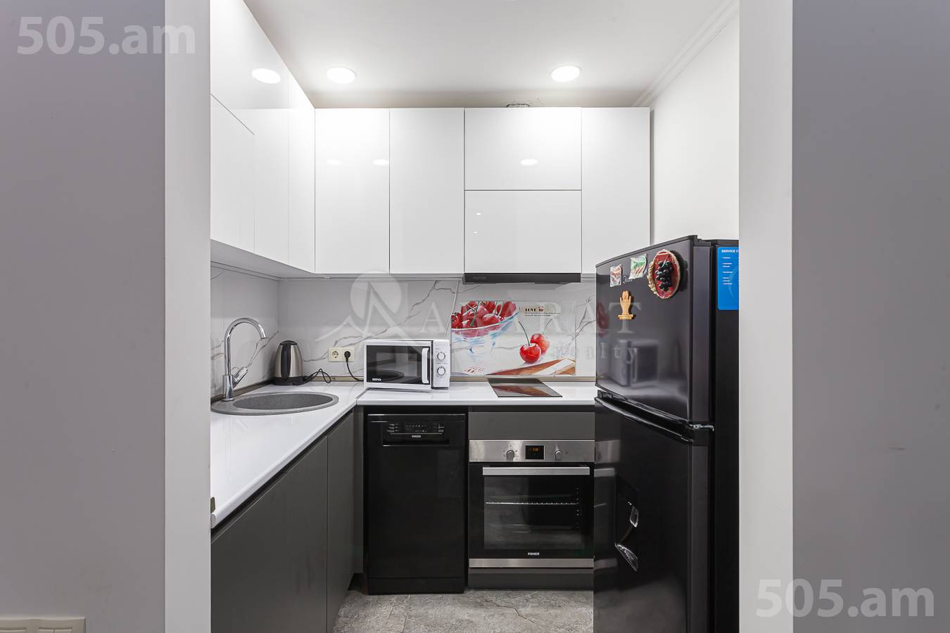 Купить 2 комнатную квартиру Анрапетутян ул, Центр Ереван, 152421