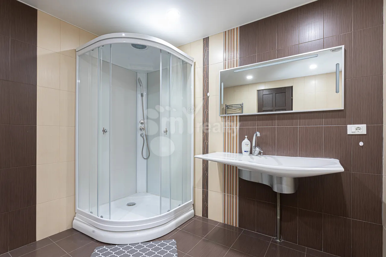 4 bedroom apartment for rent Baghramyan av(Arabkir), Arabkir Yerevan, 158372