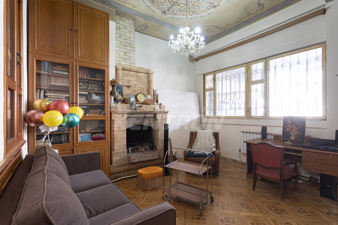 5 bedroom apartment for sale Abovyan St, Center Yerevan, 160117