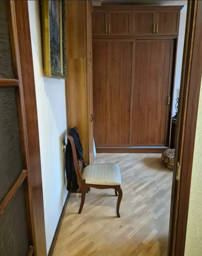 4 սենյականոց բնակարան  Հանրապետության փող, Կենտրոն Երևան, 160955