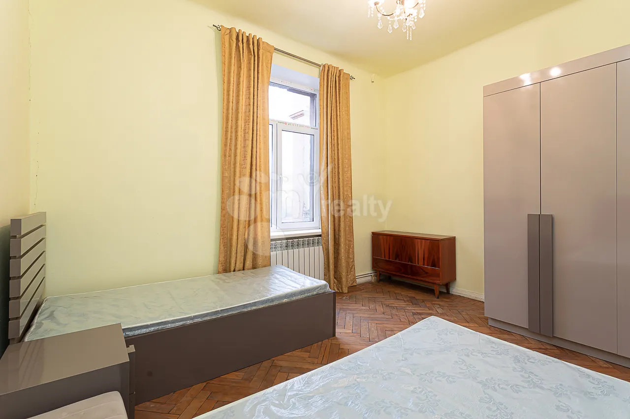 3 bedroom apartment for sale Charents St, Center Yerevan, 157412