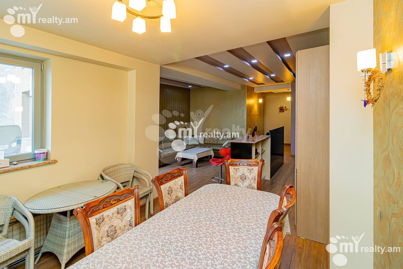 Снять 4 комнатную квартиру Анрапетутян ул, Центр Ереван, 151496