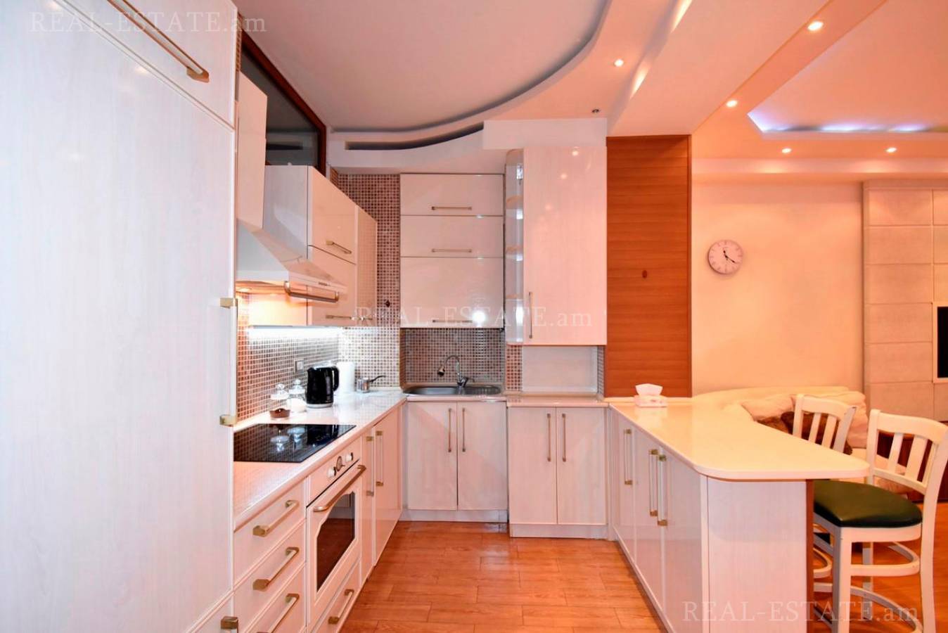 4 bedroom apartment for sale Aram St, Center Yerevan, 126984