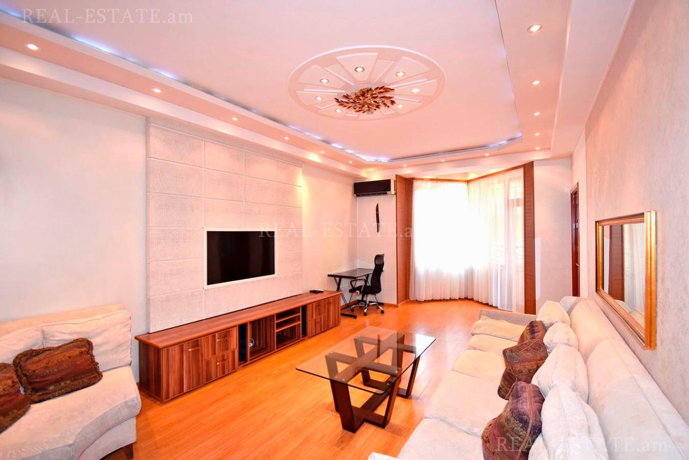 4 bedroom apartment for sale Aram St, Center Yerevan, 126984