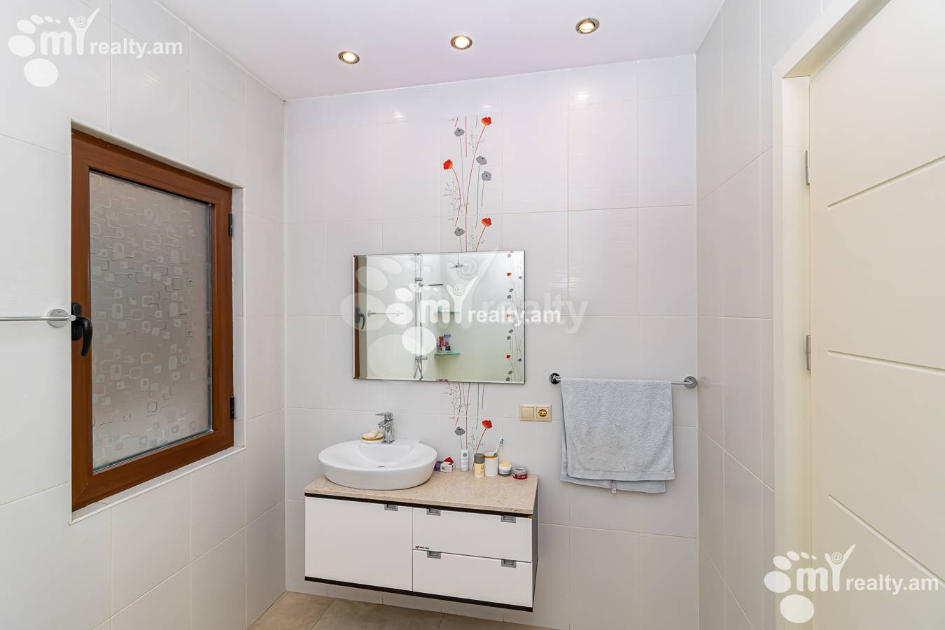 3 bedroom apartment for sale Northern (Hyusisayin)  Ave, Center Yerevan, 146528