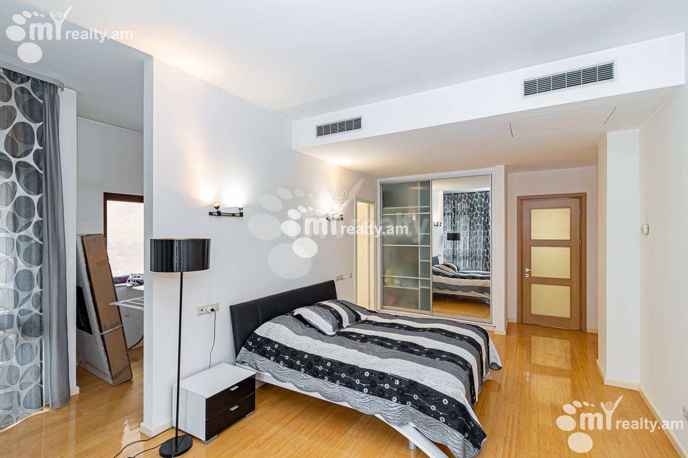 3 bedroom apartment for sale Northern (Hyusisayin)  Ave, Center Yerevan, 146528