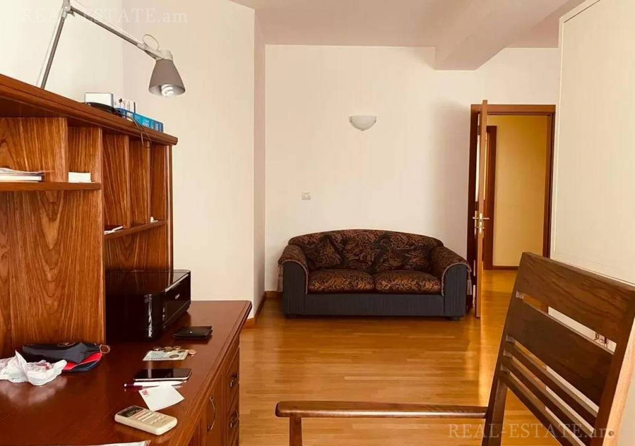 Купить 3 комнатную квартиру Амирян ул, Центр Ереван, 139700