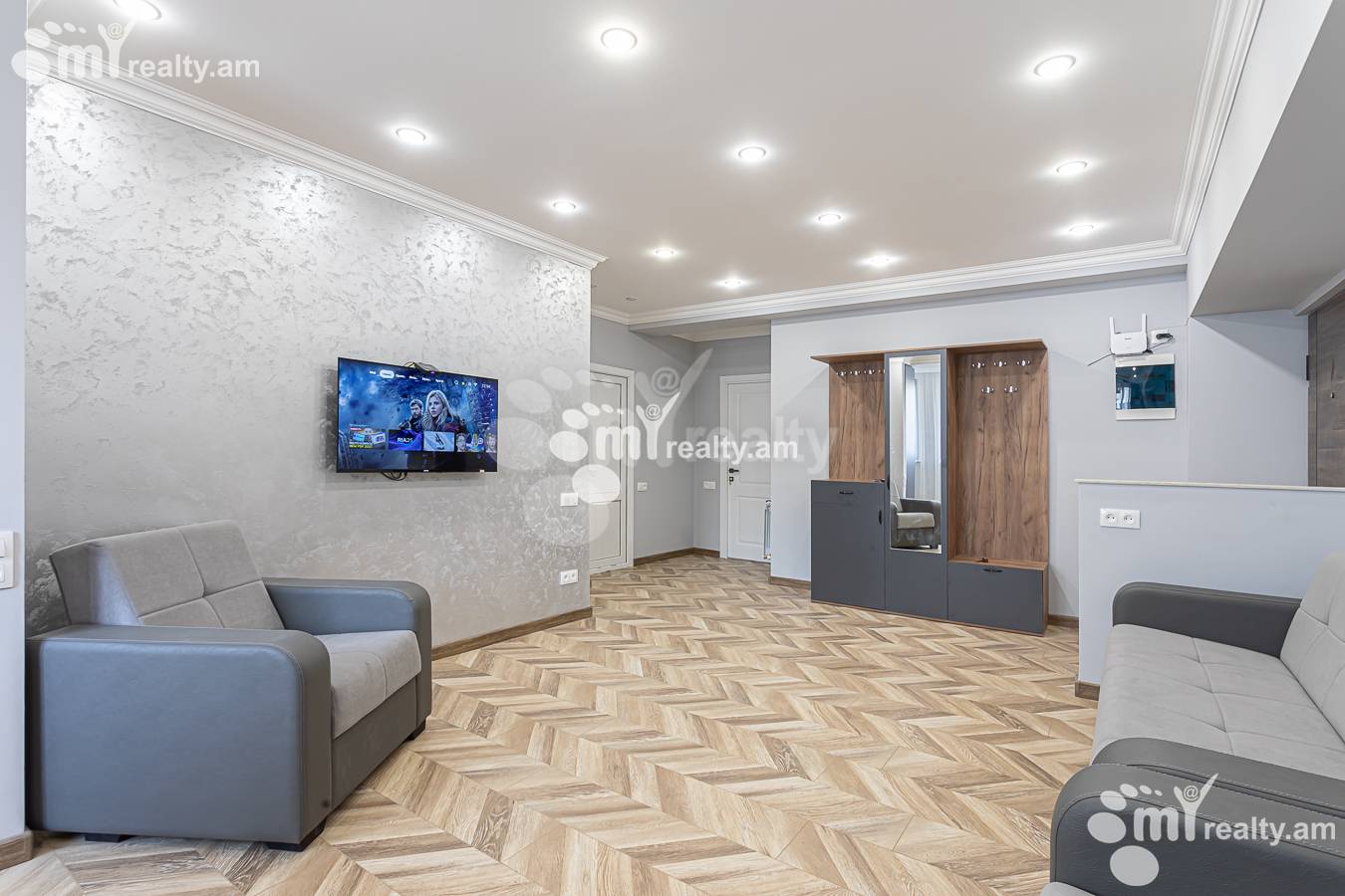 3 սենյականոց բնակարան վարձով Սարյան փող, Կենտրոն Երևան, 156857