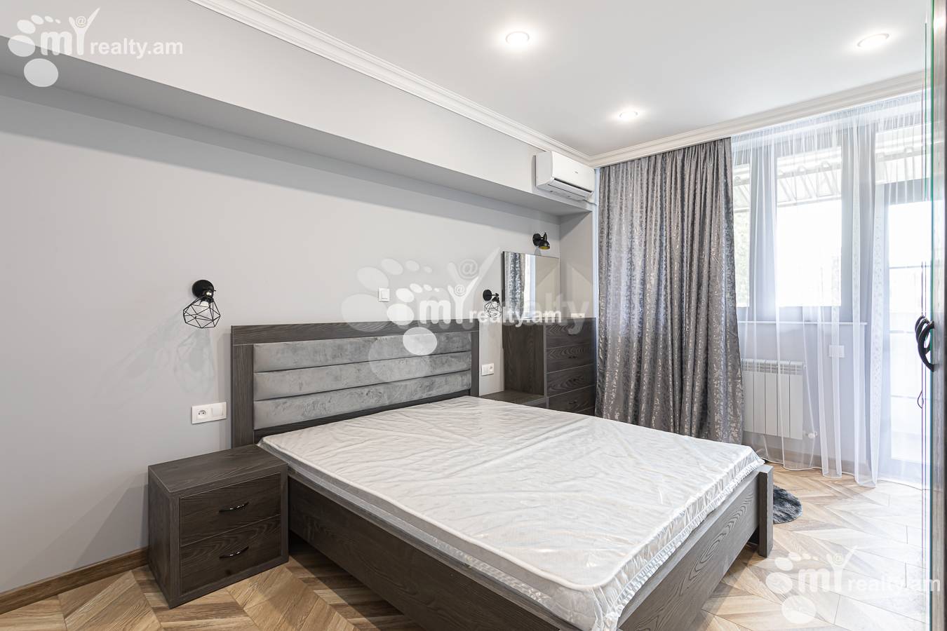 3 սենյականոց բնակարան վարձով Սարյան փող, Կենտրոն Երևան, 156857