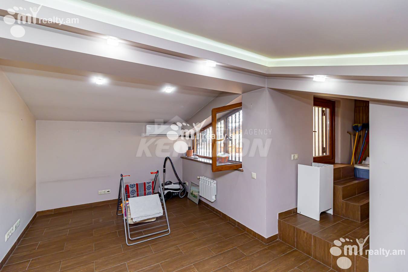 6 սենյականոց բնակարան  Ծարավ Աղբյուրի փող., Ավան Երևան, 152021