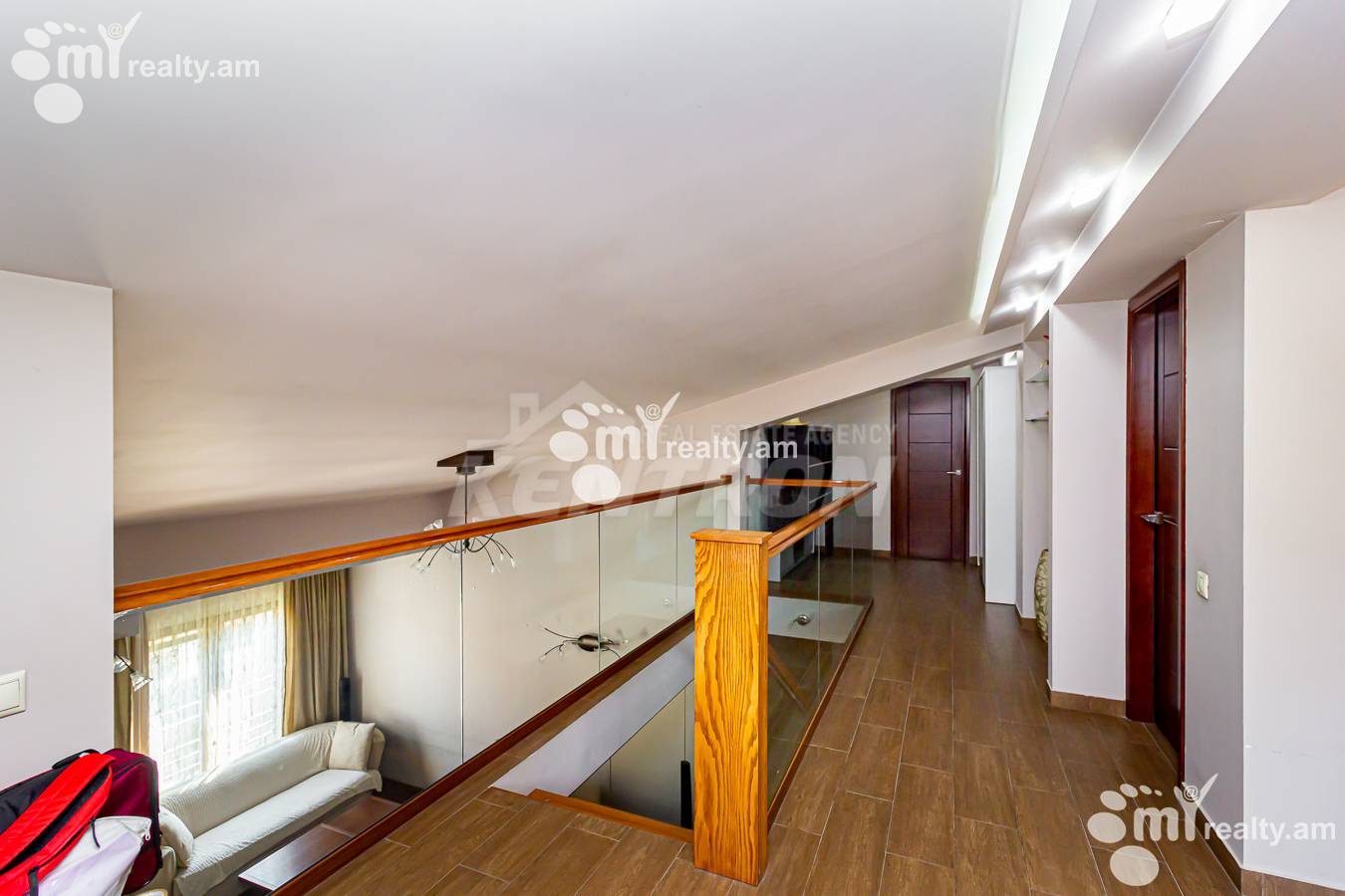 6 սենյականոց բնակարան  Ծարավ Աղբյուրի փող., Ավան Երևան, 152021