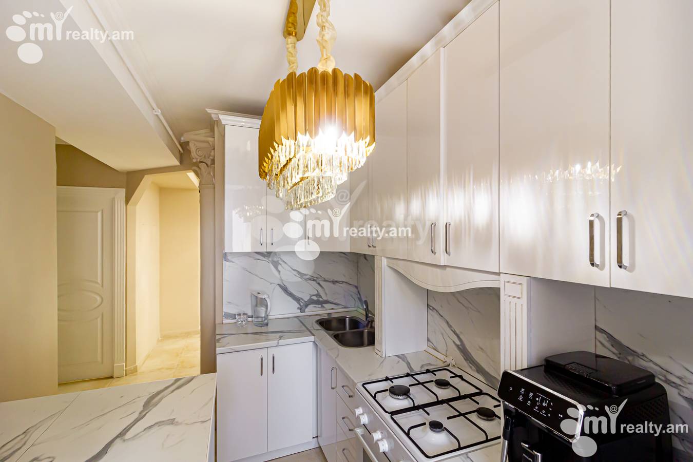 3 bedroom apartment for rent Teryan St, Center Yerevan, 151706