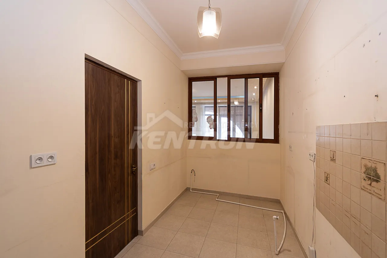 4 bedroom apartment for sale Sasna Тsrer St, Davtachène Yerevan, 159006