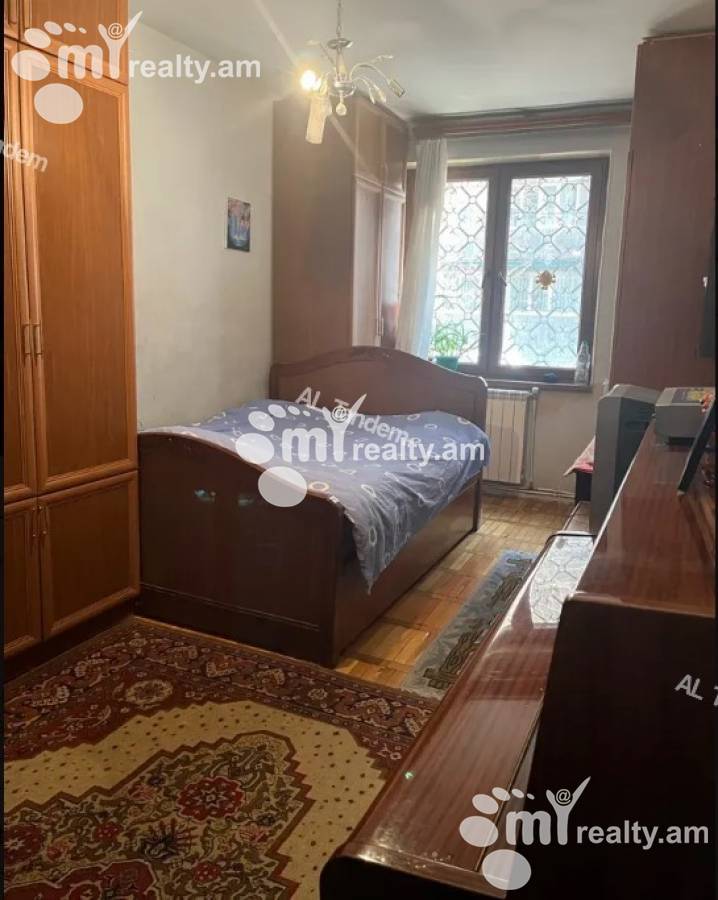 Купить 4 комнатную квартиру Саят-Нова пр, Центр Ереван, 141268