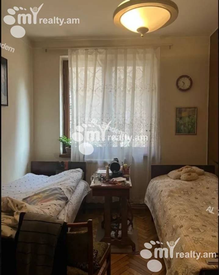 Купить 4 комнатную квартиру Саят-Нова пр, Центр Ереван, 141268