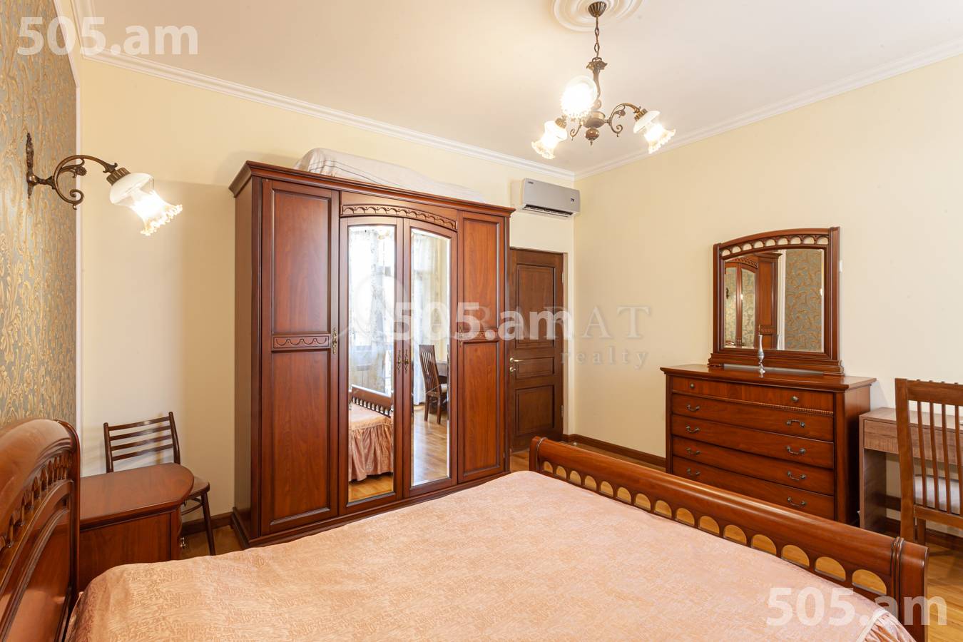 3 bedroom apartment for rent Aram St, Center Yerevan, 138926