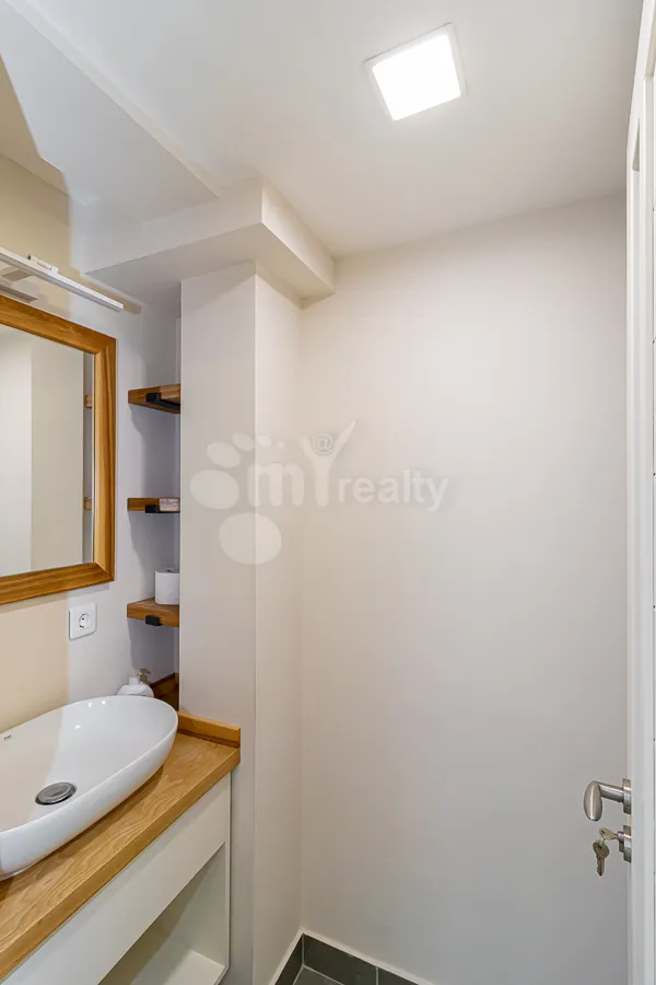 3 bedroom apartment for rent Antarayin St, Center Yerevan, 161496