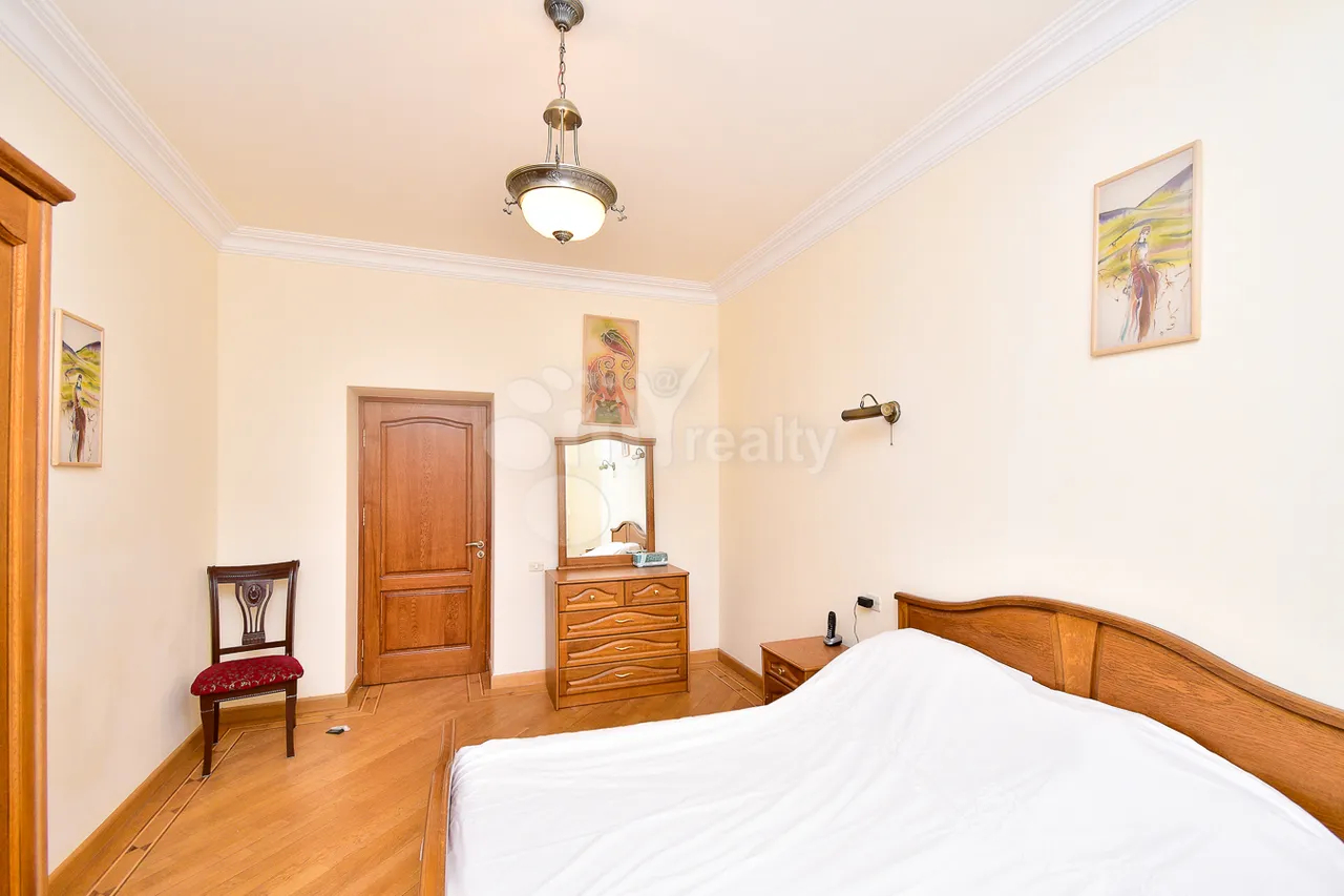 3 bedroom apartment for rent Tamanyan St, Center Yerevan, 160503