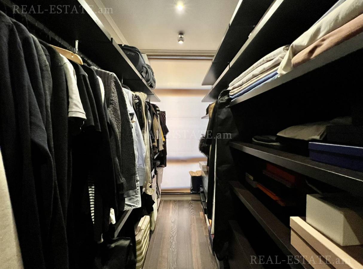 4 bedroom apartment for sale Northern (Hyusisayin)  Ave, Center Yerevan, 119236