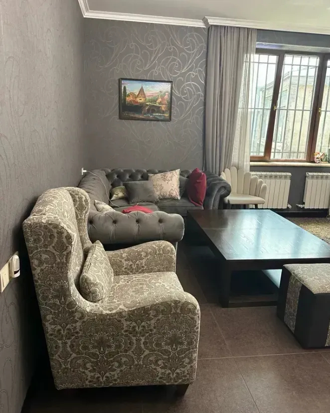 4 սենյականոց բնակարան  Մաշտոցի պող, Կենտրոն Երևան, 161807