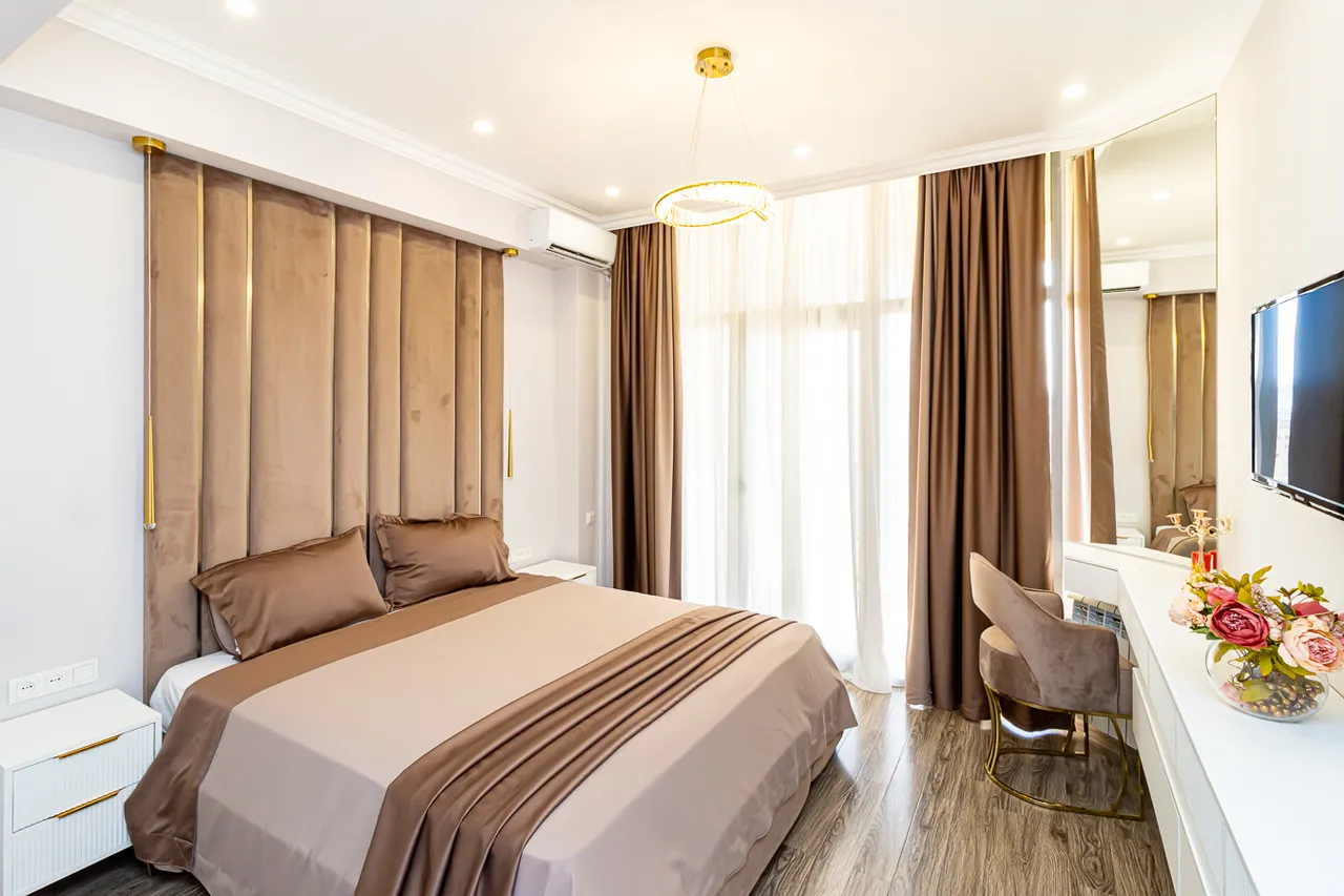 3 bedroom apartment for rent Paronyan St, Center Yerevan, 161512