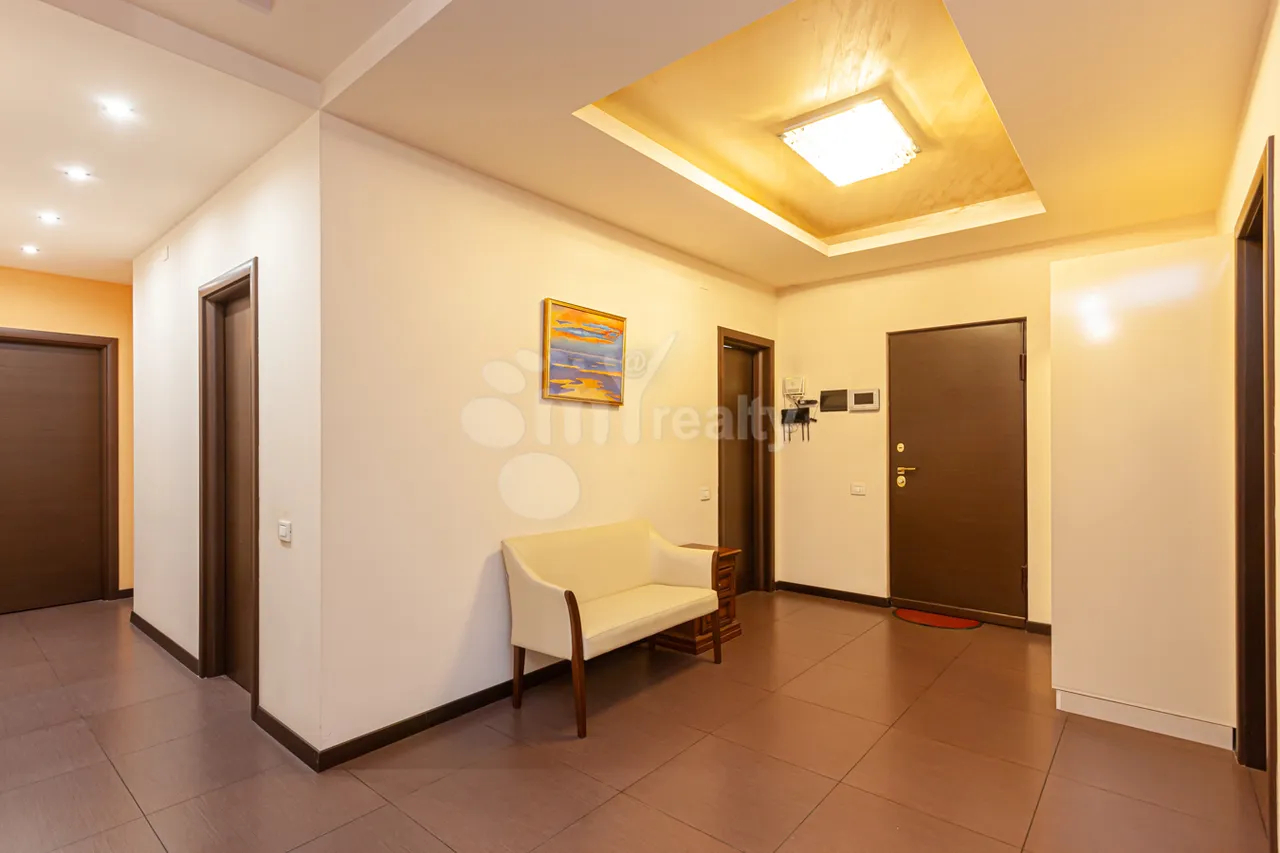 3 bedroom apartment for rent Northern(Hyusisayin)  Ave, Center Yerevan, 158432