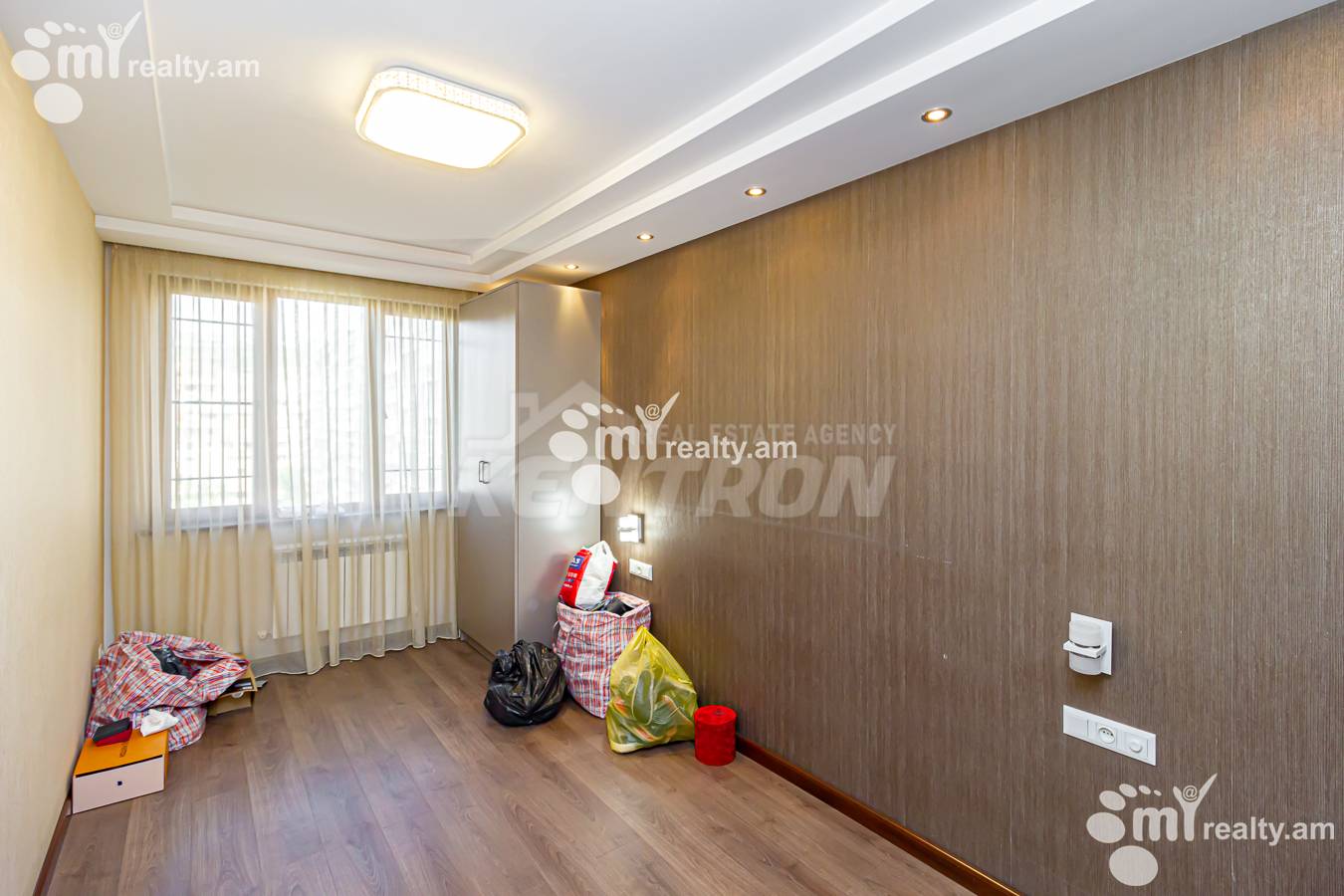 3 սենյականոց բնակարան  Ե. Քոչար փող, Կենտրոն Երևան, 152482