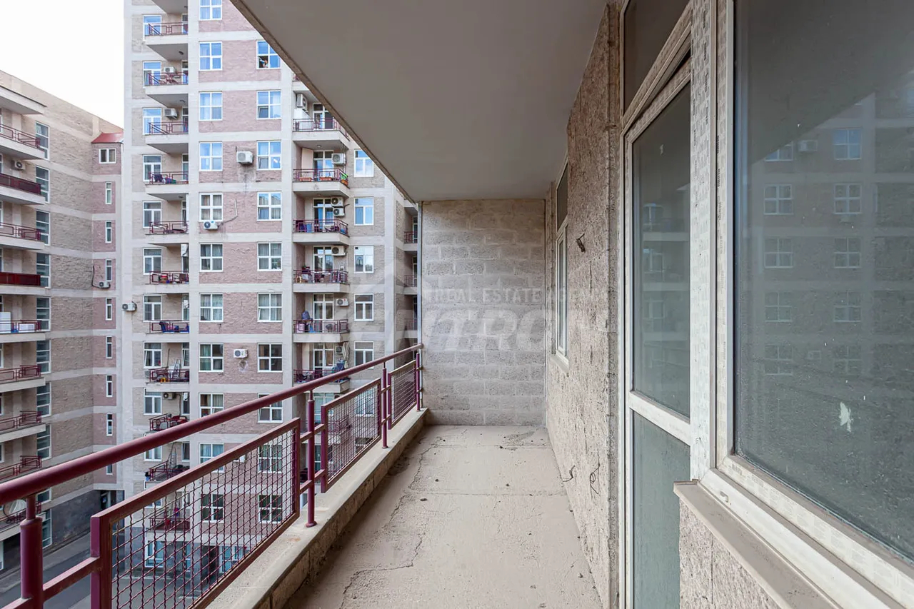 3 սենյականոց բնակարան  Ռոստոմի փող, Կենտրոն Երևան, 157234