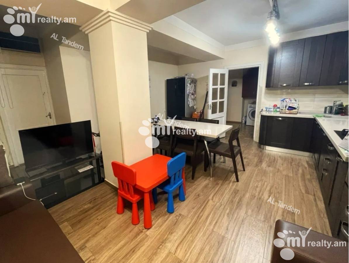 4 սենյականոց բնակարան  Շիրազի փող, Աջափնյակ Երևան, 156568