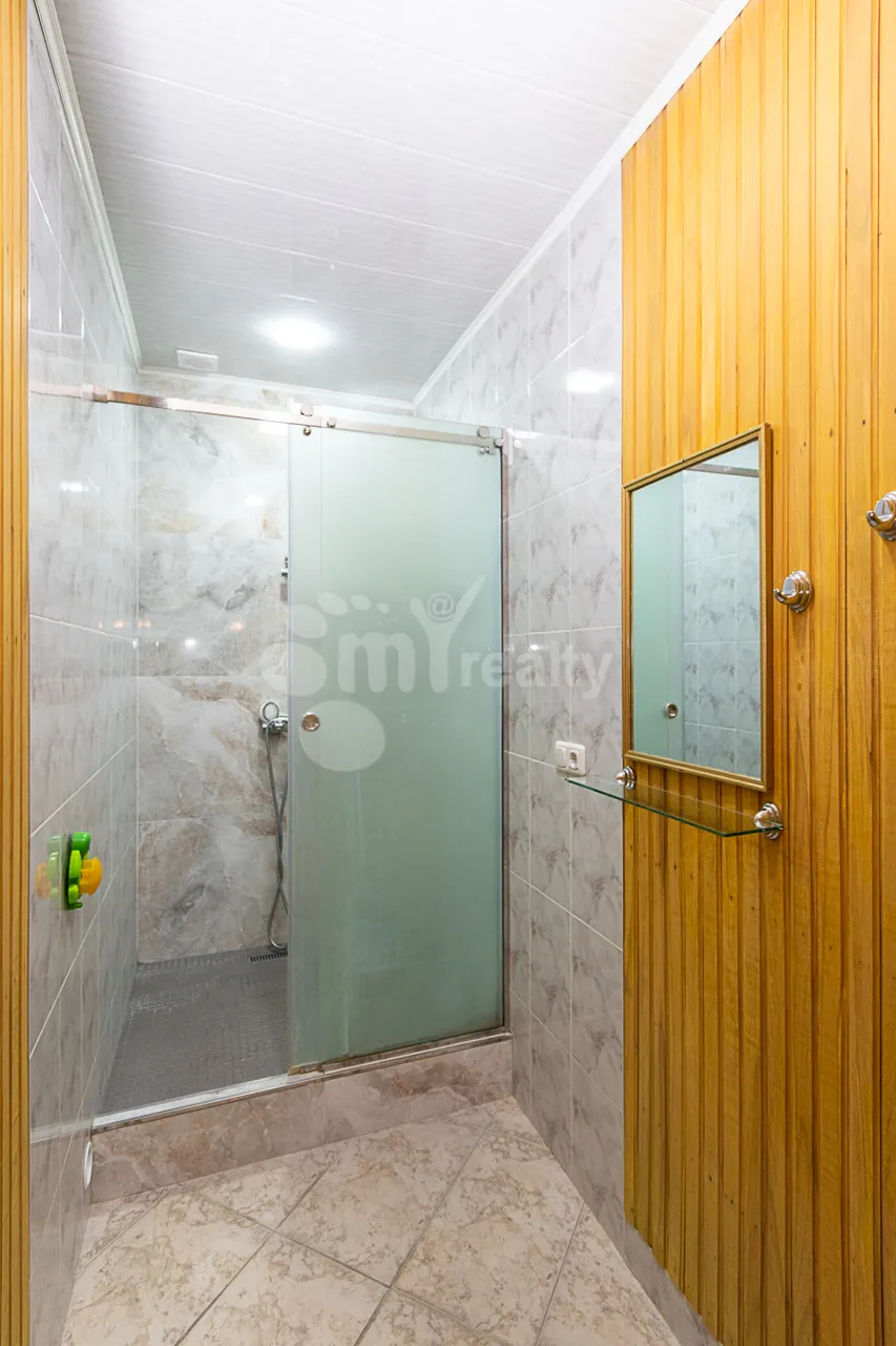 5 bedroom apartment for sale خیابان نعلبندیان, مرکز شهر ایروان, 160686