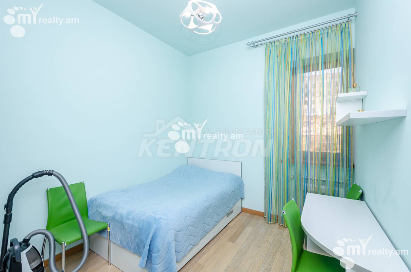 4 bedroom apartment for sale خیابان آیگِدزور, عربگیر ایروان, 155336