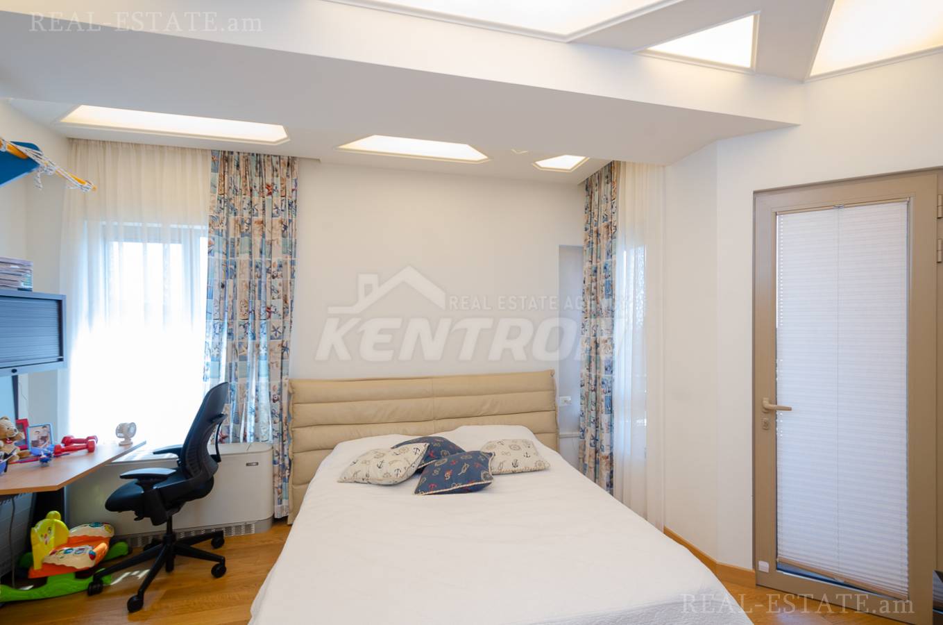 5 սենյականոց բնակարան  Լեոի փող, Կենտրոն Երևան, 138867