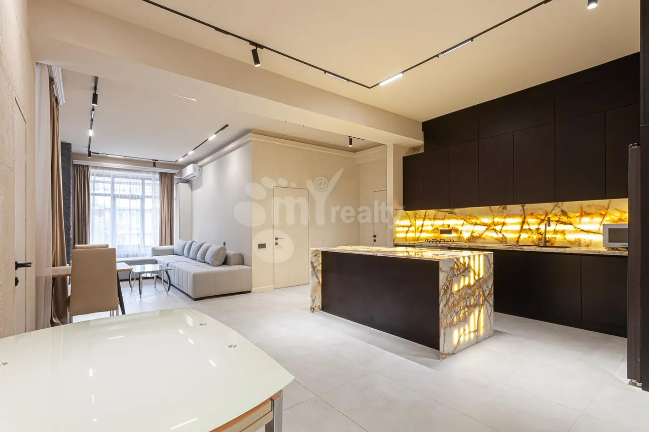 4 bedroom apartment for sale Nalbandyan St, Center Yerevan, 157674