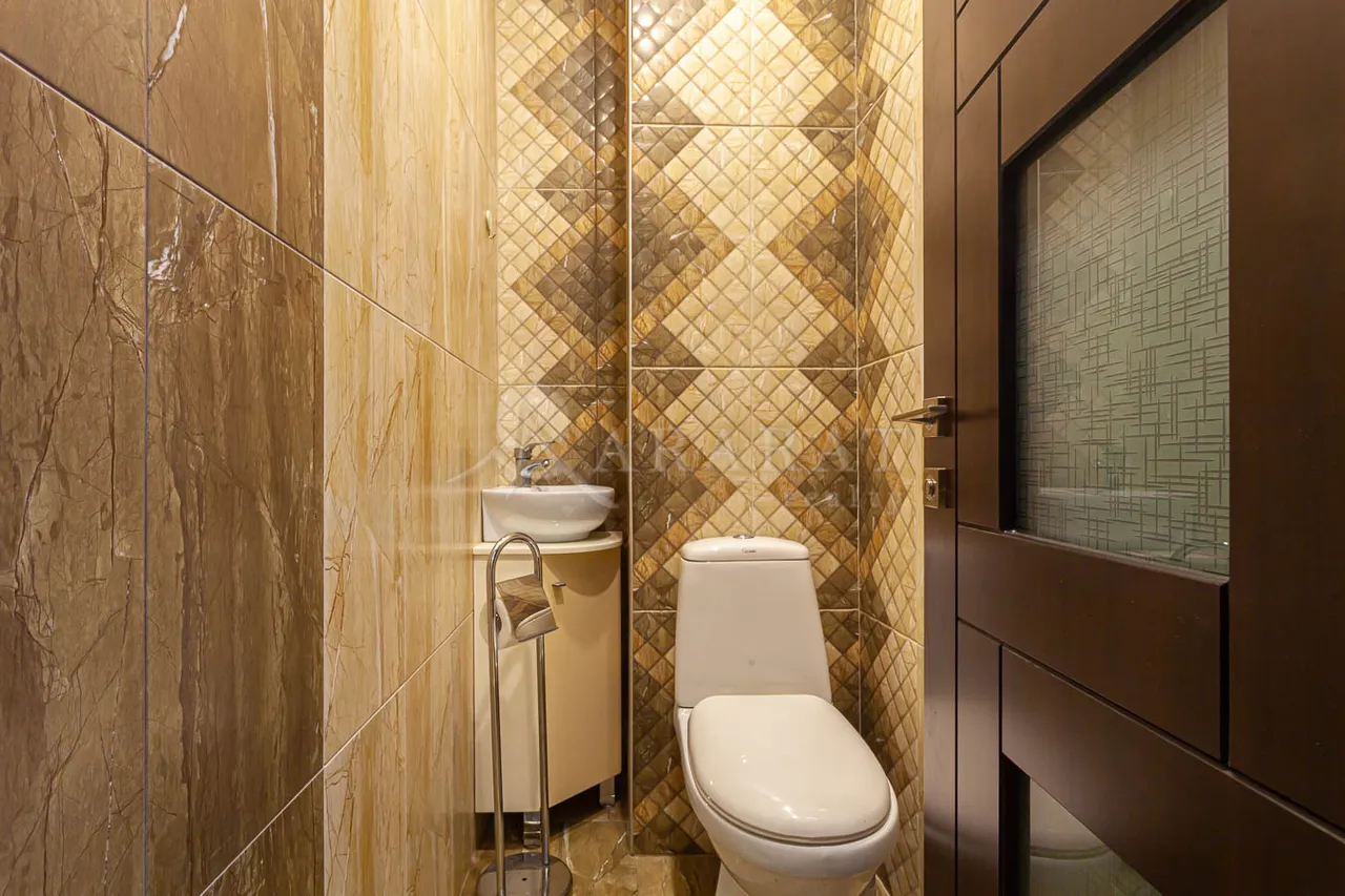 3 bedroom apartment for rent Mashtots Ave, Center Yerevan, 158797