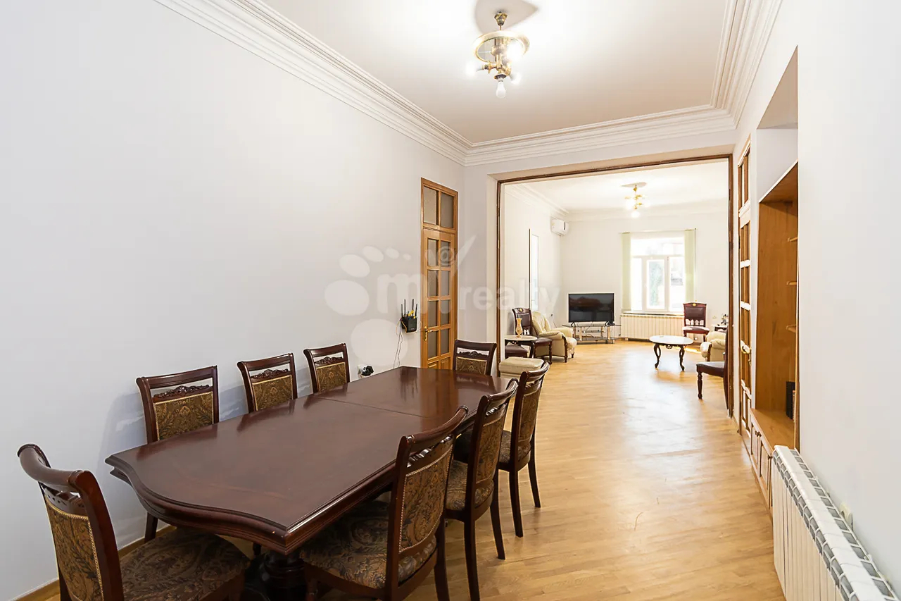 3 bedroom apartment for rent Moskovyan St, Center Yerevan, 161727