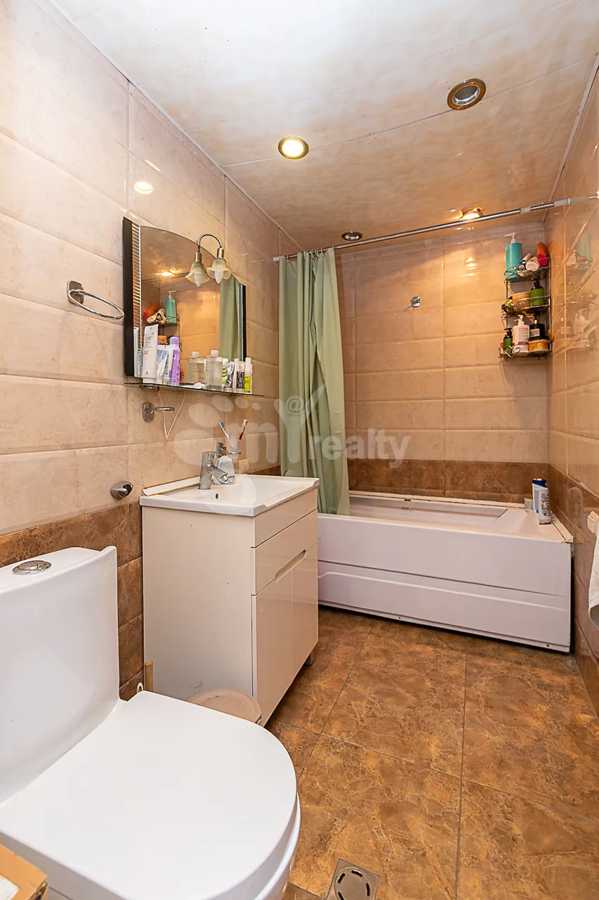 3 bedroom apartment for sale G.Lusavorich St, Center Yerevan, 161321