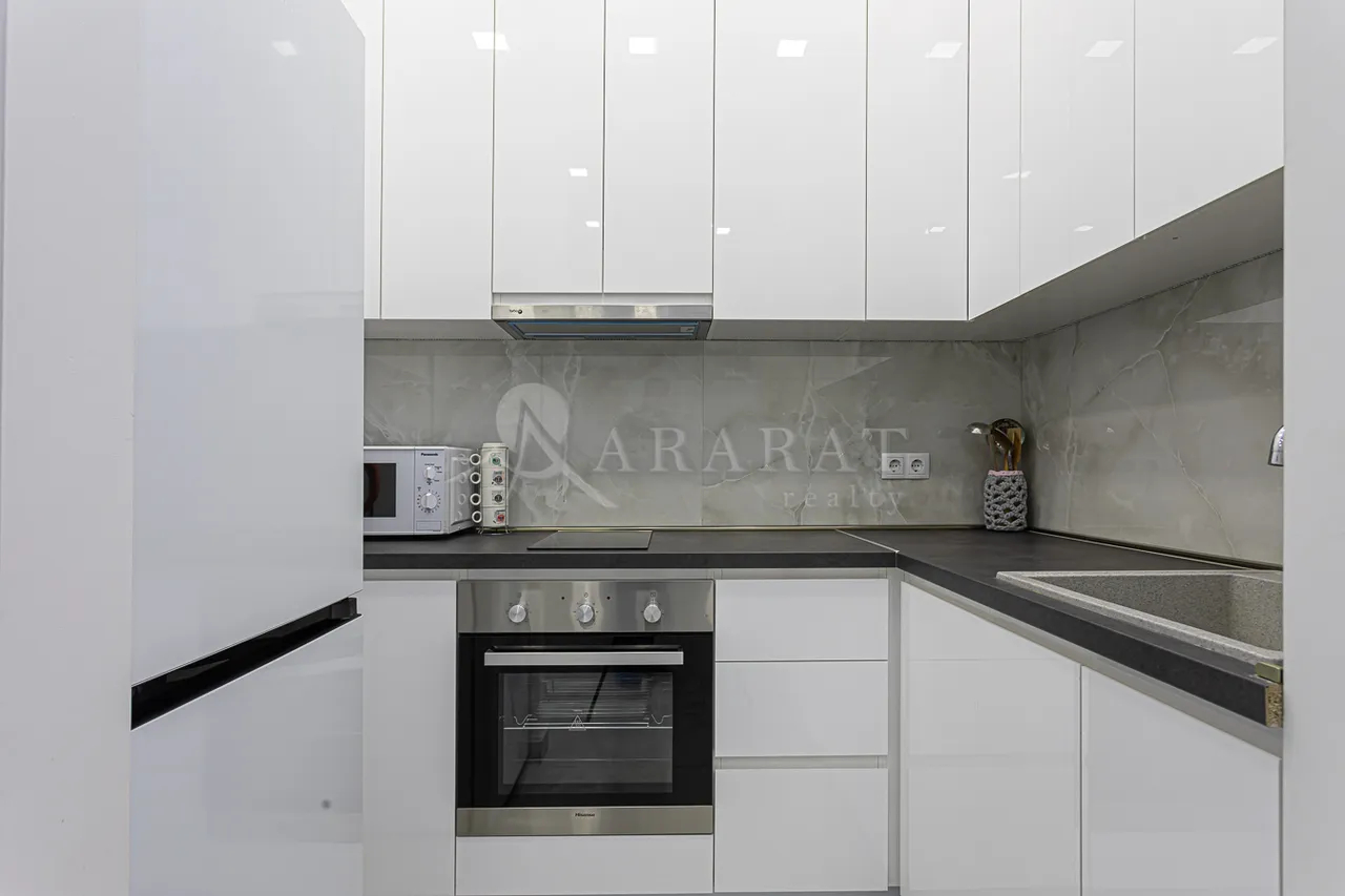 2 սենյականոց բնակարան վարձով Հանրապետության փող, Կենտրոն Երևան, 158040