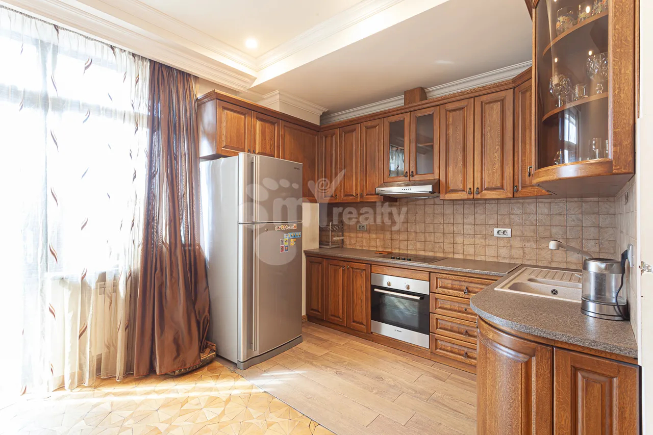 3 bedroom apartment for rent Vardanants St, Center Yerevan, 160678