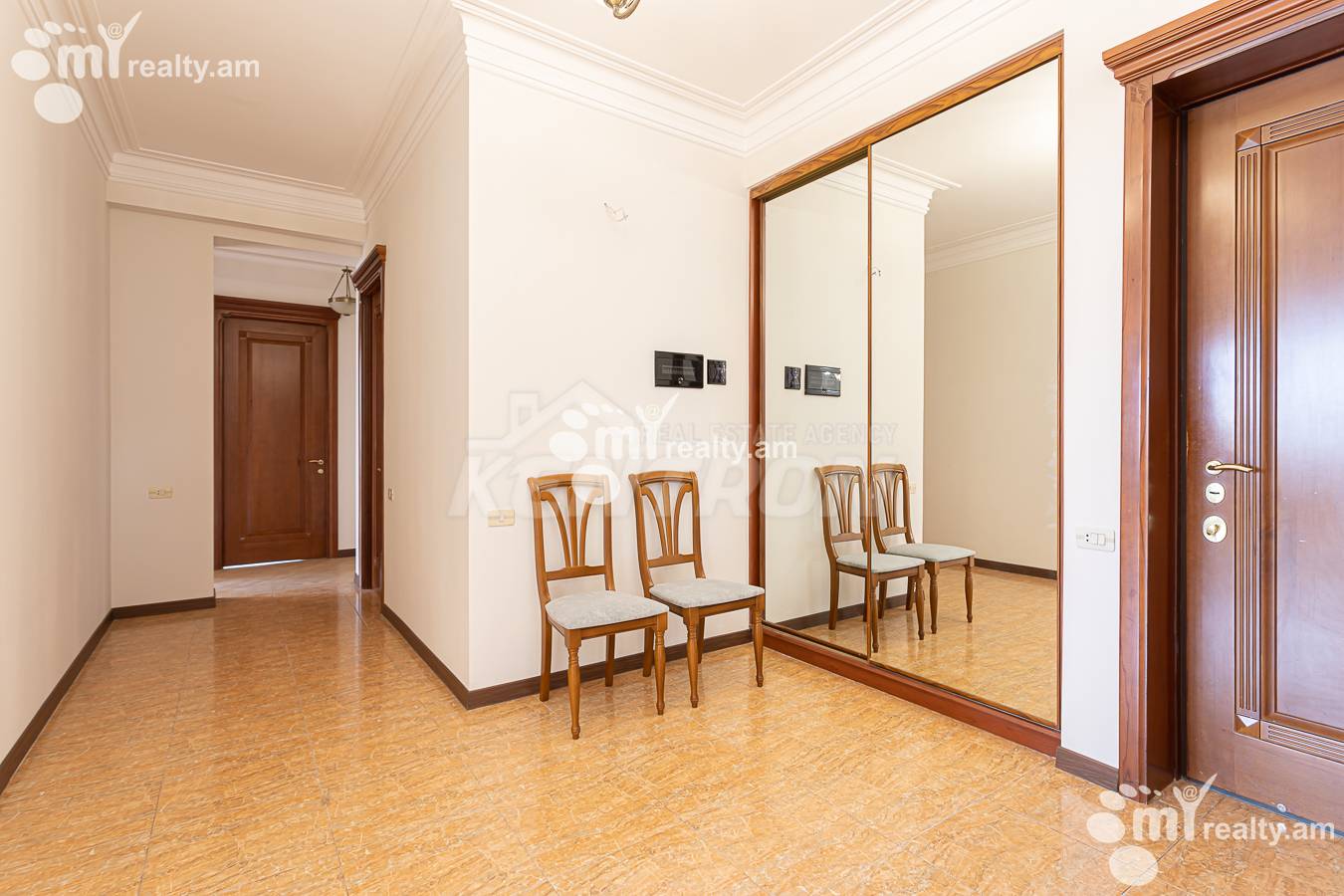 4 bedroom apartment for sale خیابان واردانانتس, مرکز شهر ایروان, 156883