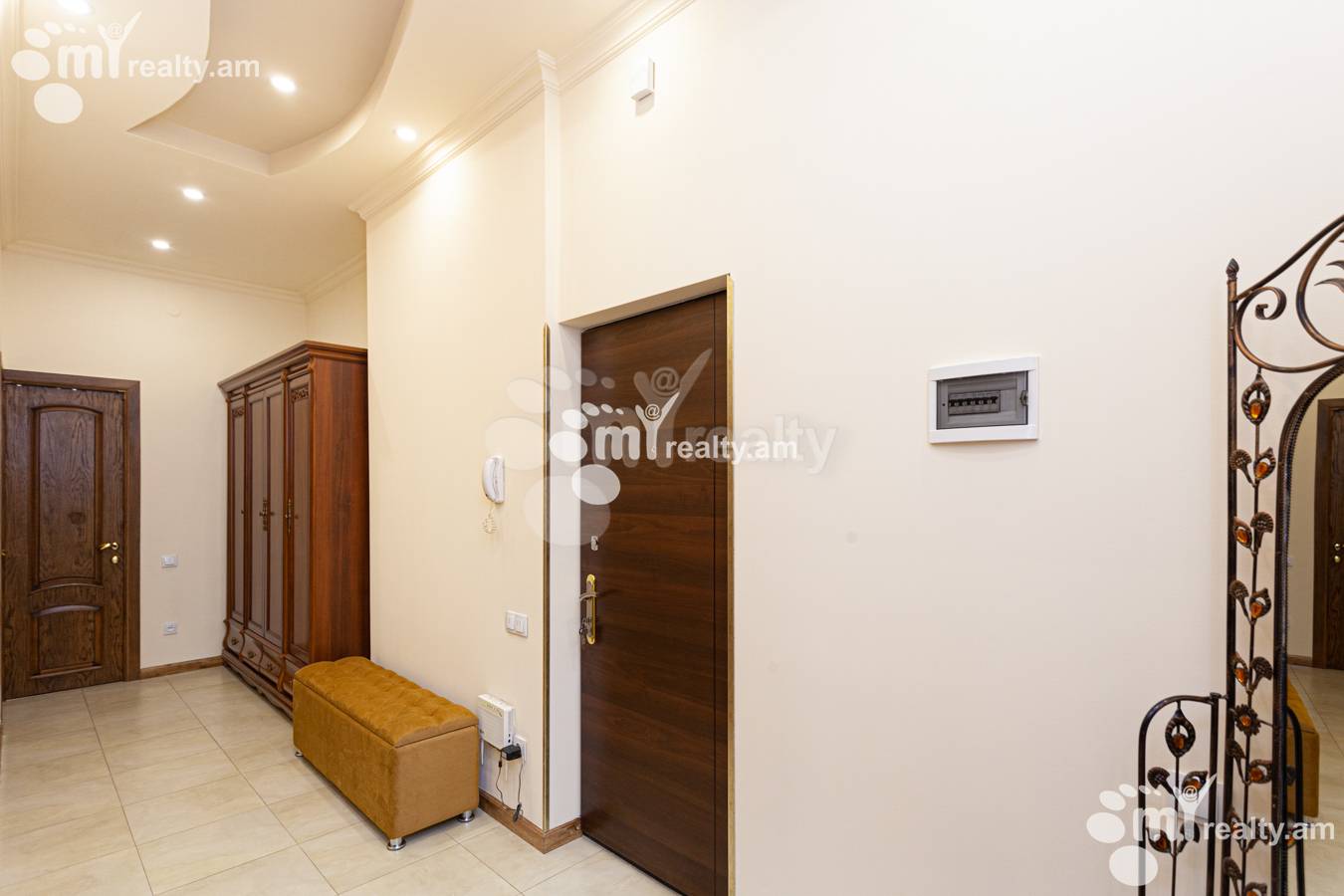 3 bedroom apartment for rent خیابان آرام, مرکز شهر ایروان, 151306